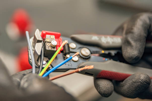 Best Affordable Emergency Electrician  in Ladue, MO